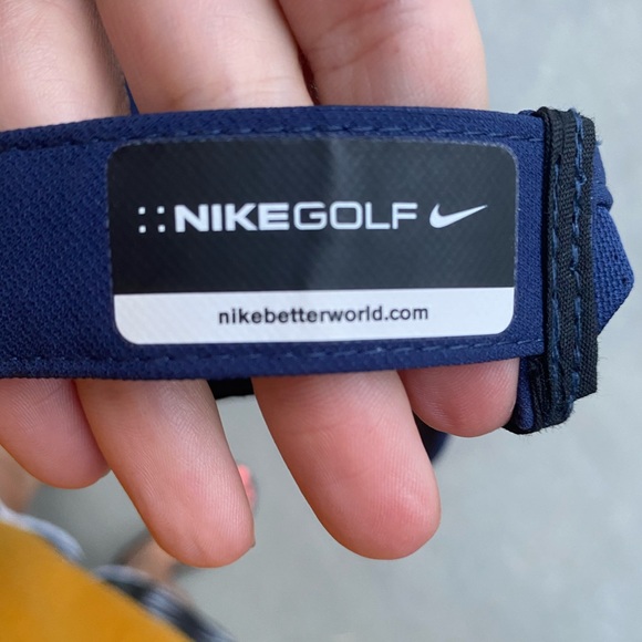 Nike golf hat. Never worn - Picture 2 of 4